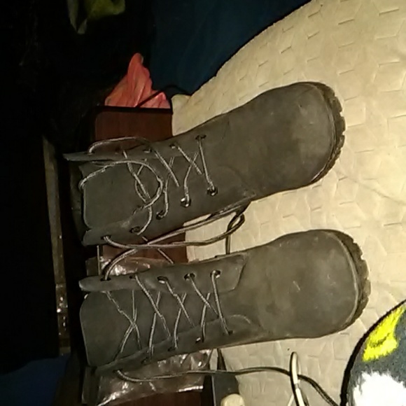 Black boots - Picture 1 of 2